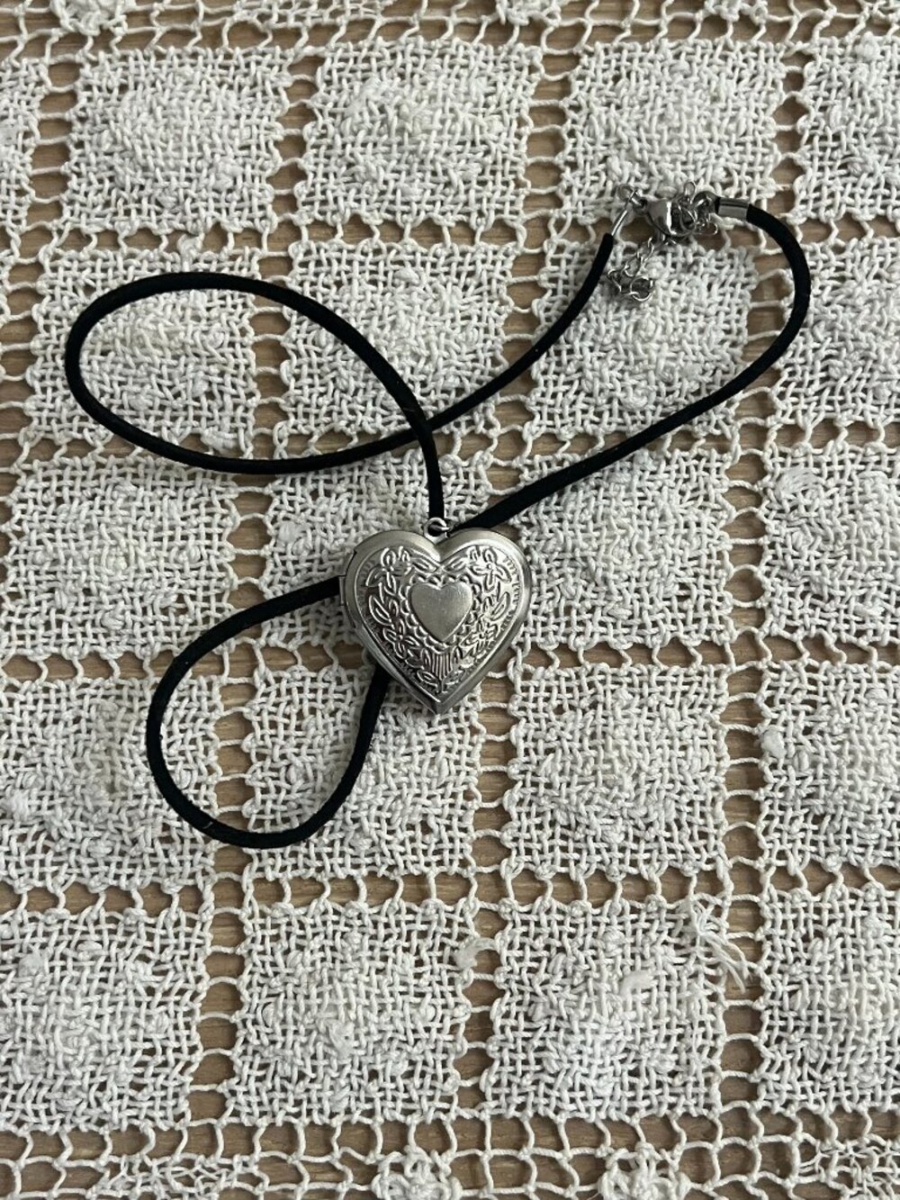 Gemini Jewels Vintage-Style Engraved Heart Locket with Black Chord
